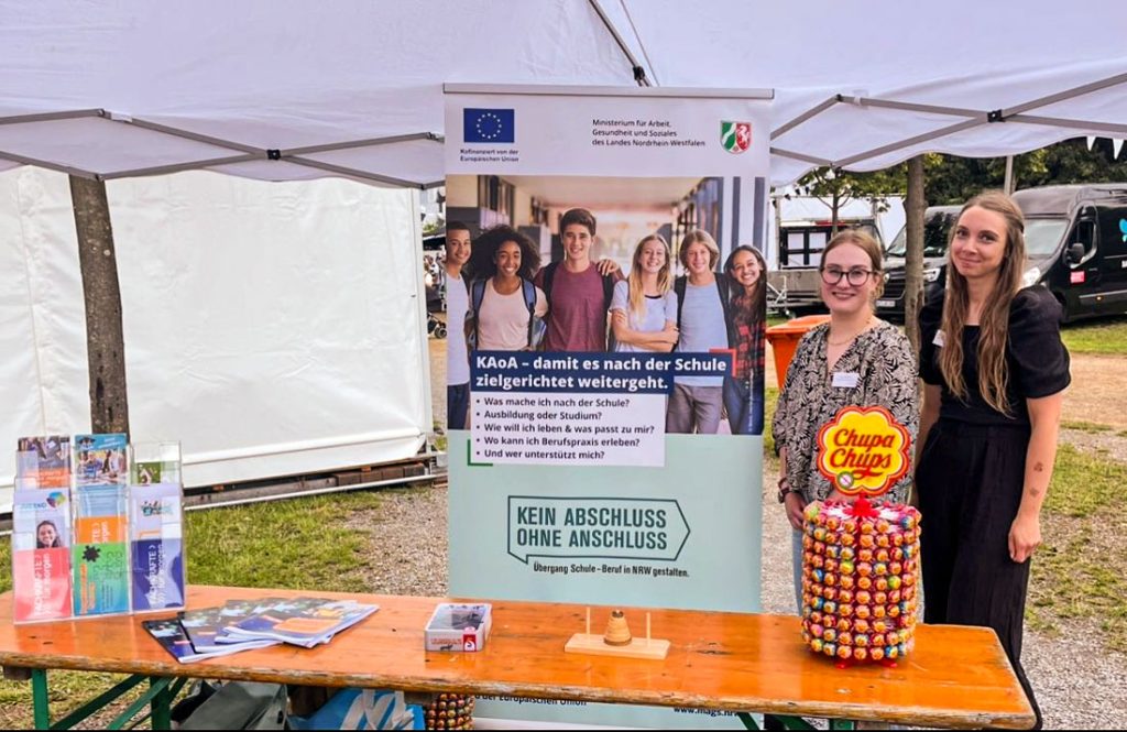 Infostand Kommunale Koordinierungsstelle Mönchengladbach
